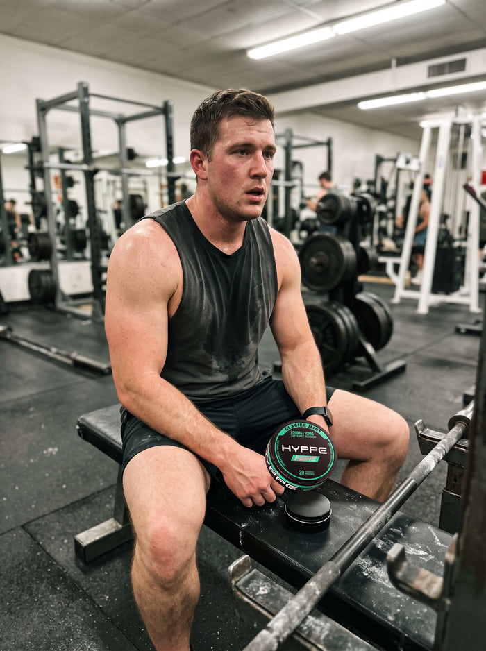 Mid-set, hands on the bar